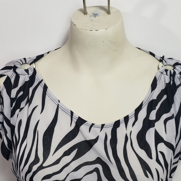 Guilty Zebra Cinched Long Top - Picture 6 of 6